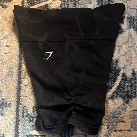 Gymshark Camo Black Shorts - Picture 2 of 4